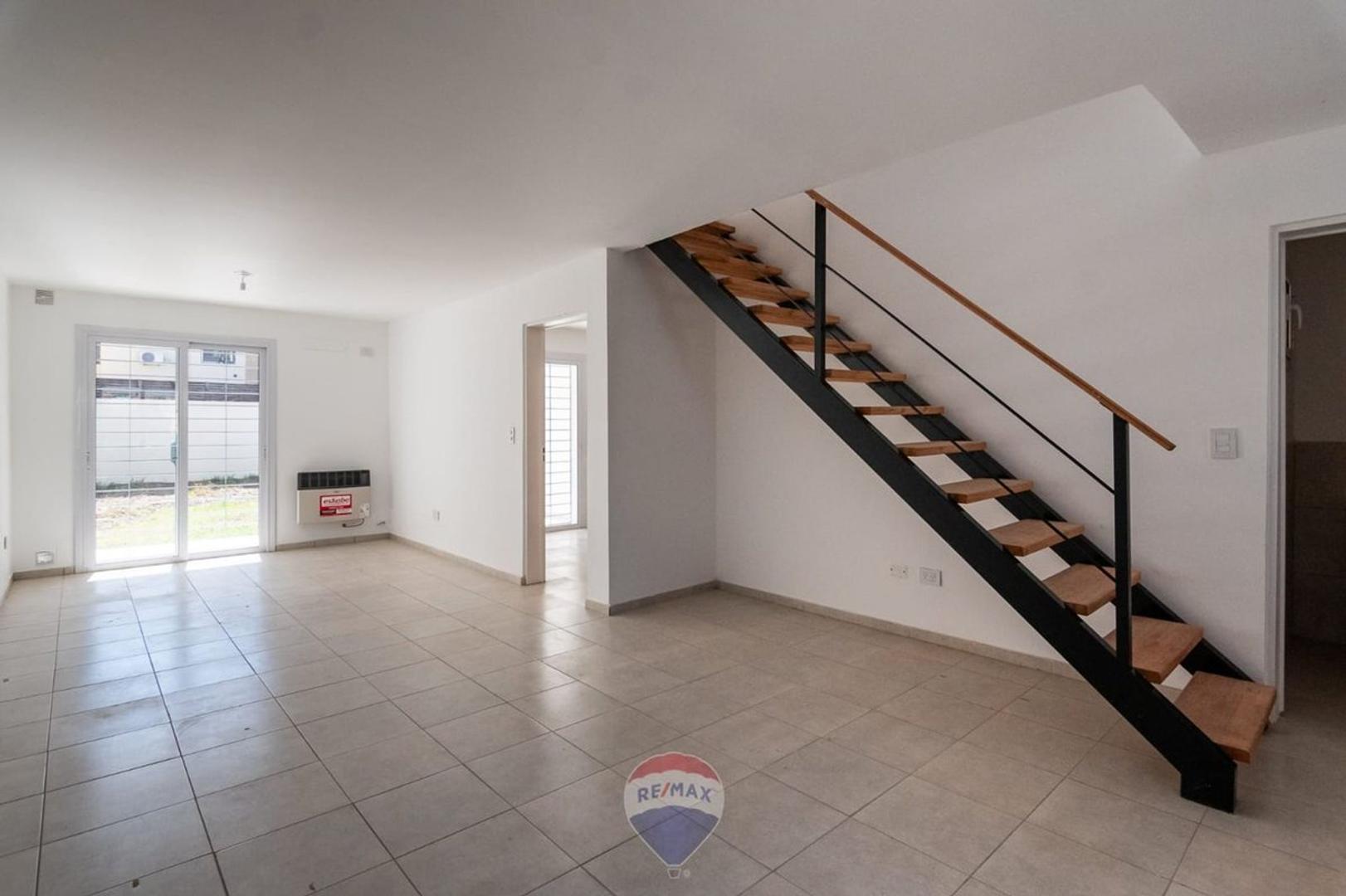 Casa 5 ambientes con 3 baños