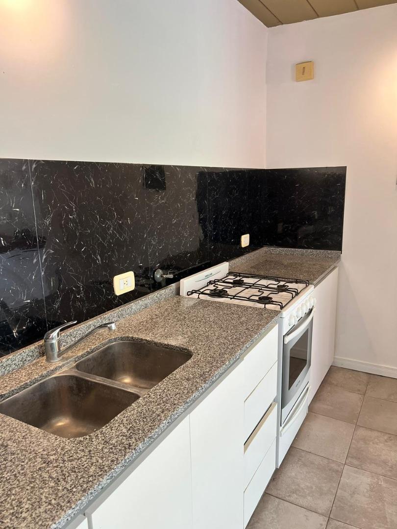 Casa en Alquiler con 1 cochera