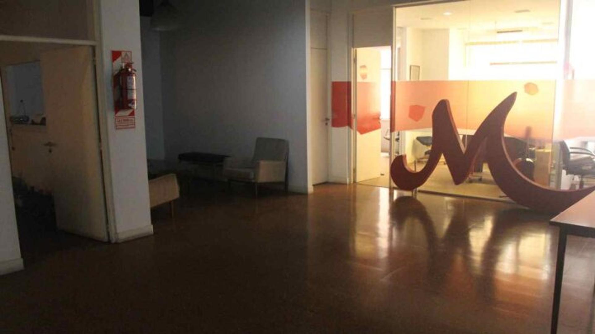 Venta PB + Local + Oficinas + Depósito