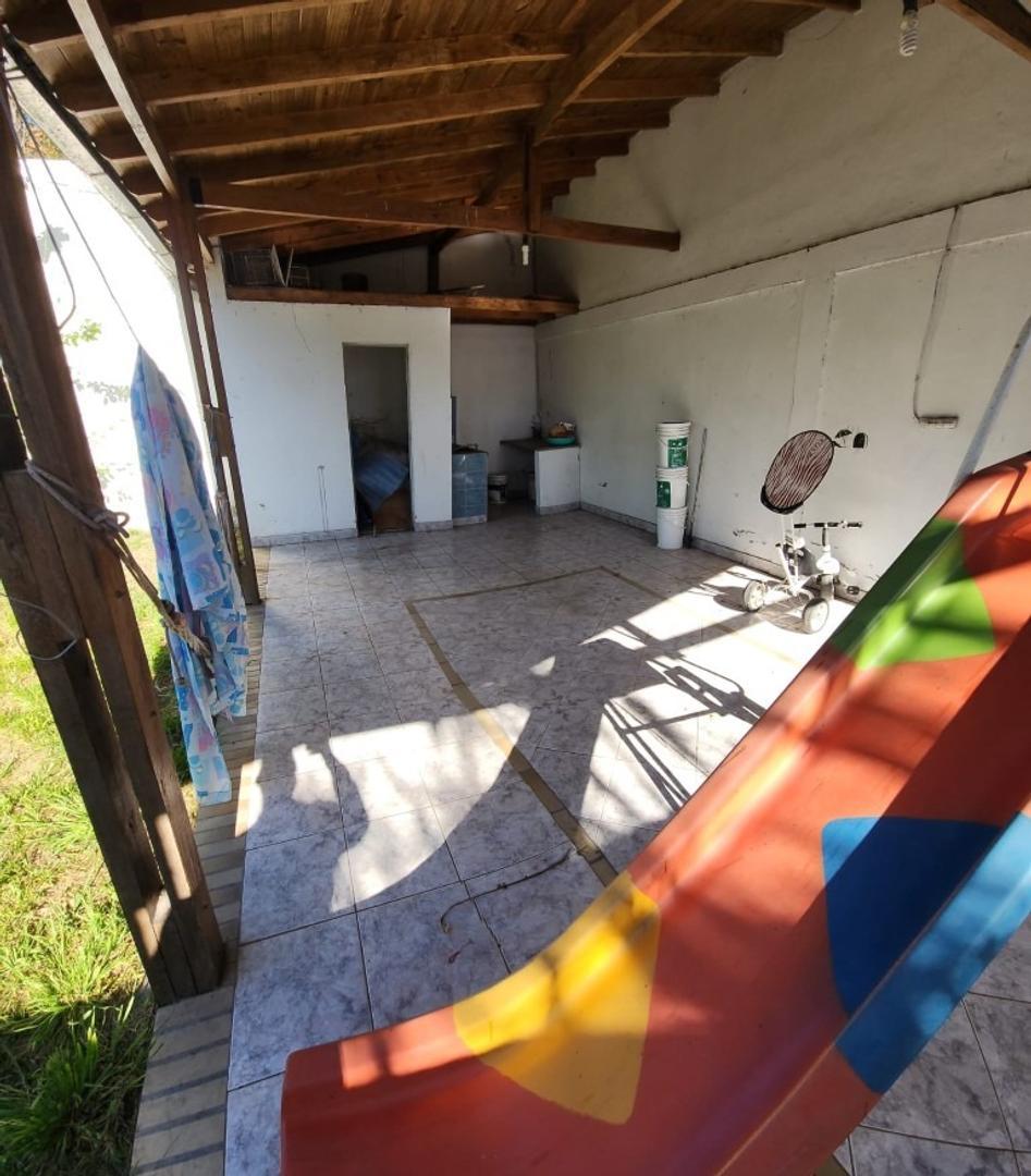 Casa 5 ambientes con 3 baños