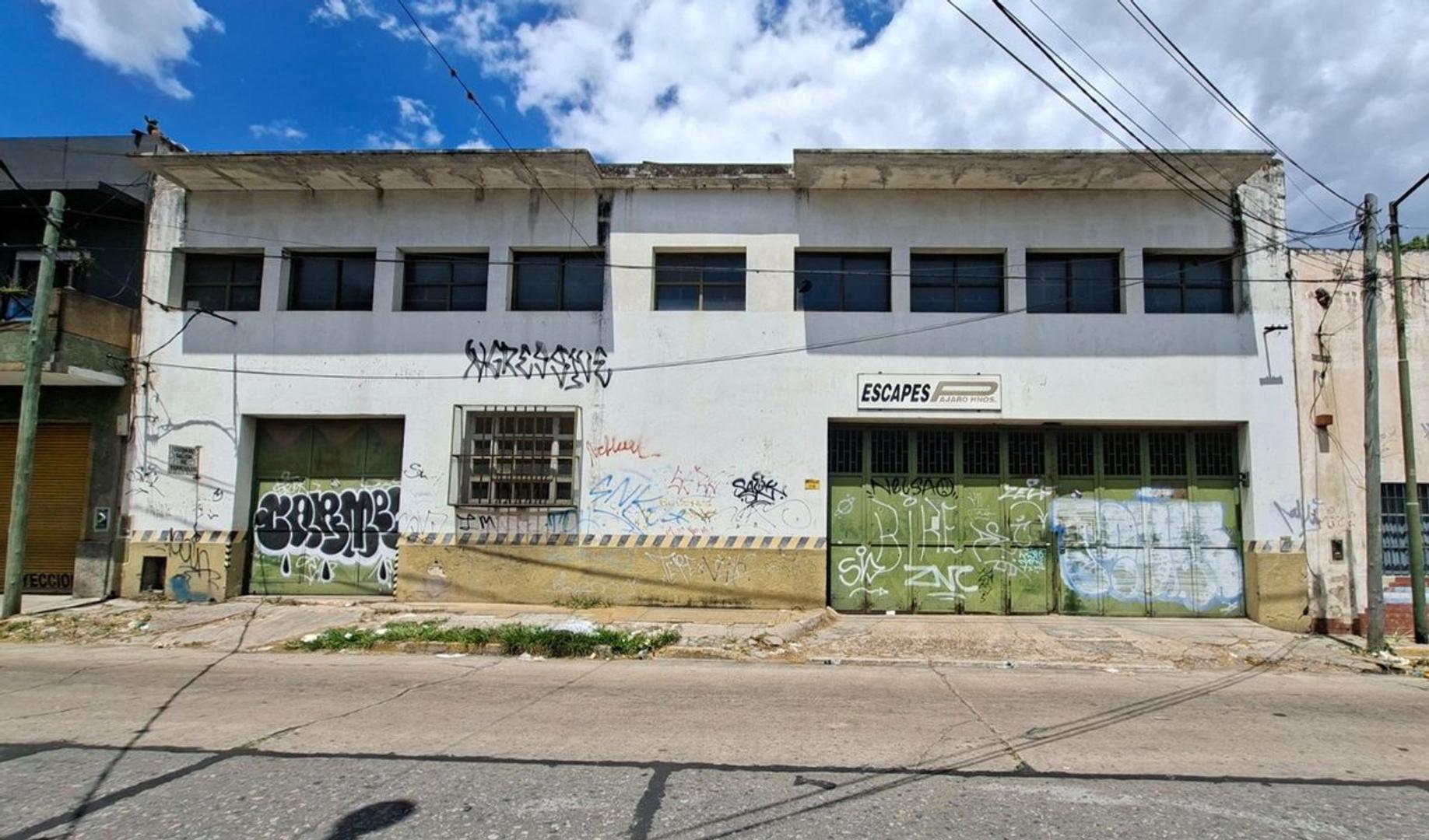 GRAN GALPON /DEPOSITO VENTA BECCAR  (METROS DE AV)