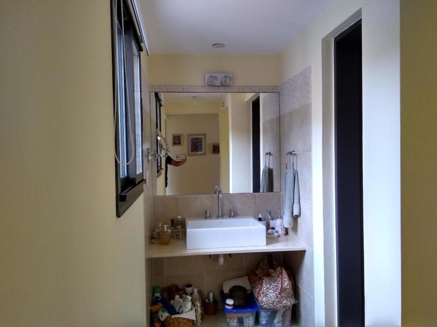 Casa 3 ambientes con 2 baños