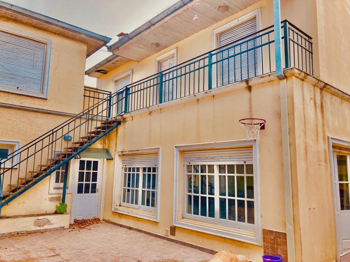 Chalet  3 amb excelente estado zona 9 de julio