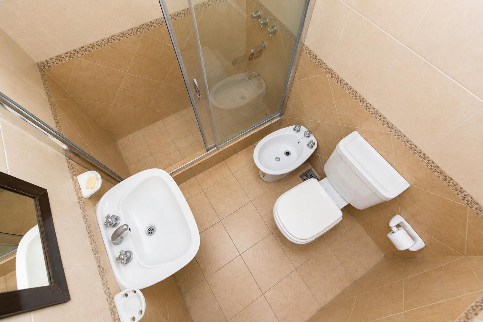 Casa 5 ambientes con 3 baños