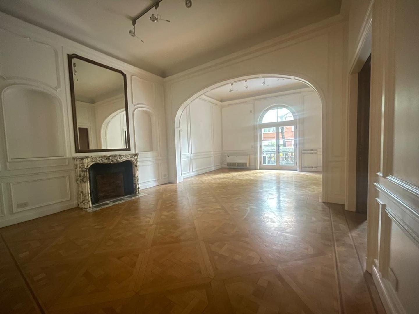 Parera 154 , Piso 1