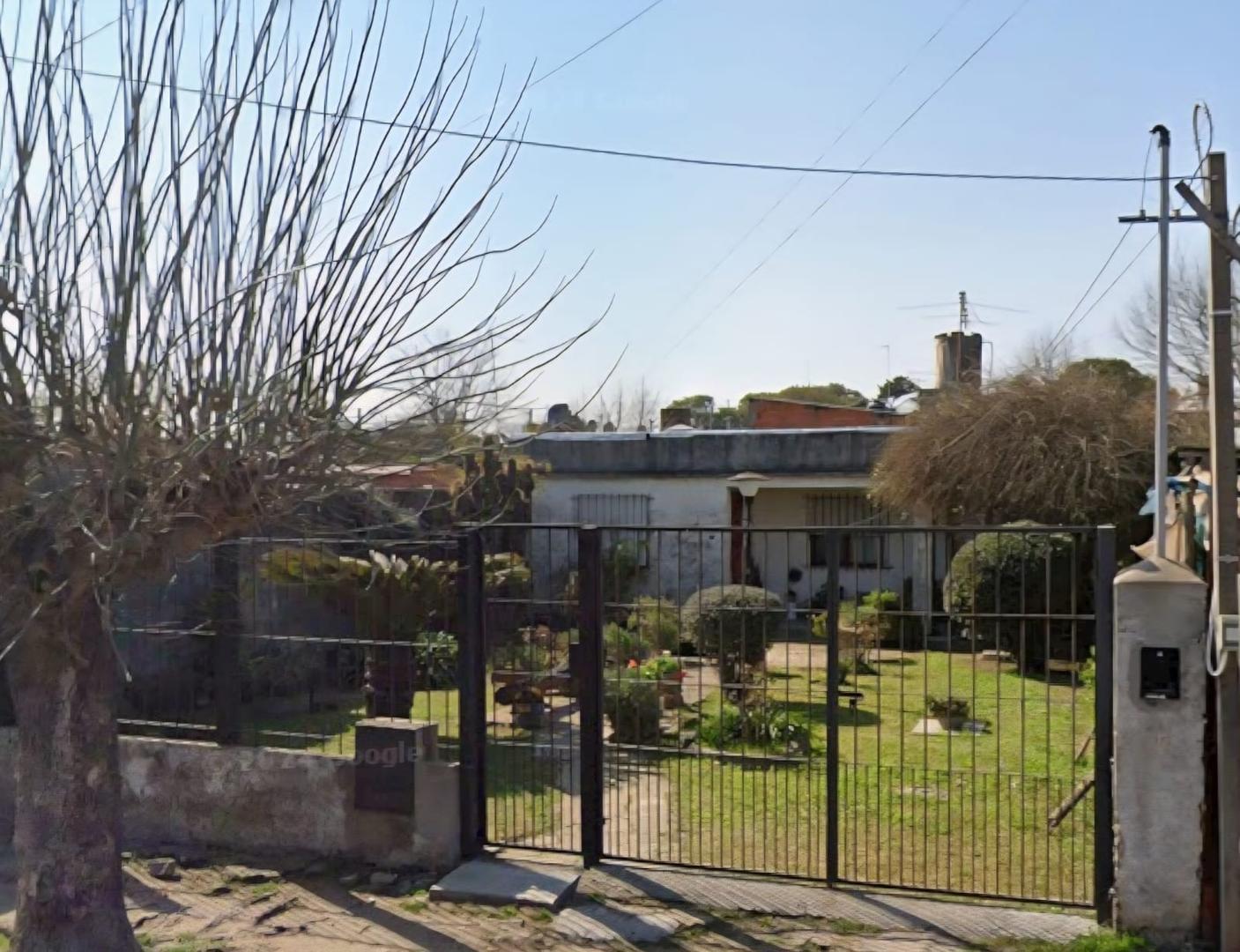 VENTA  DE CASA  3 AMBIENTES MERLO