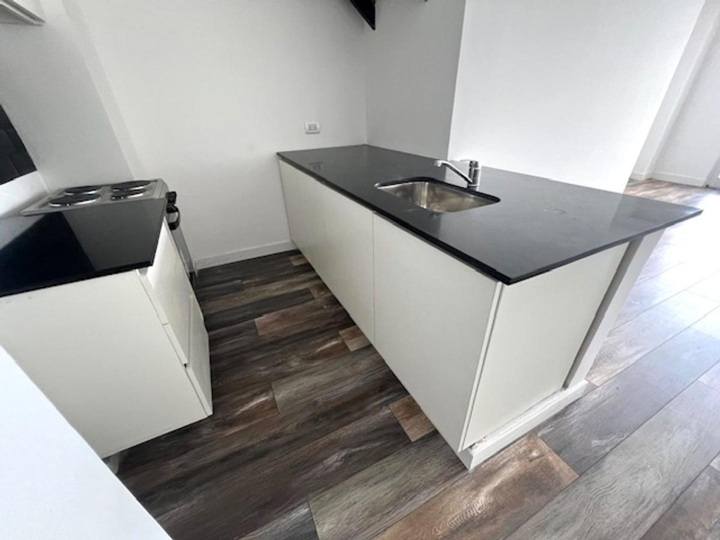 Departamento en Venta en Valentin Alsina, USD 115.000