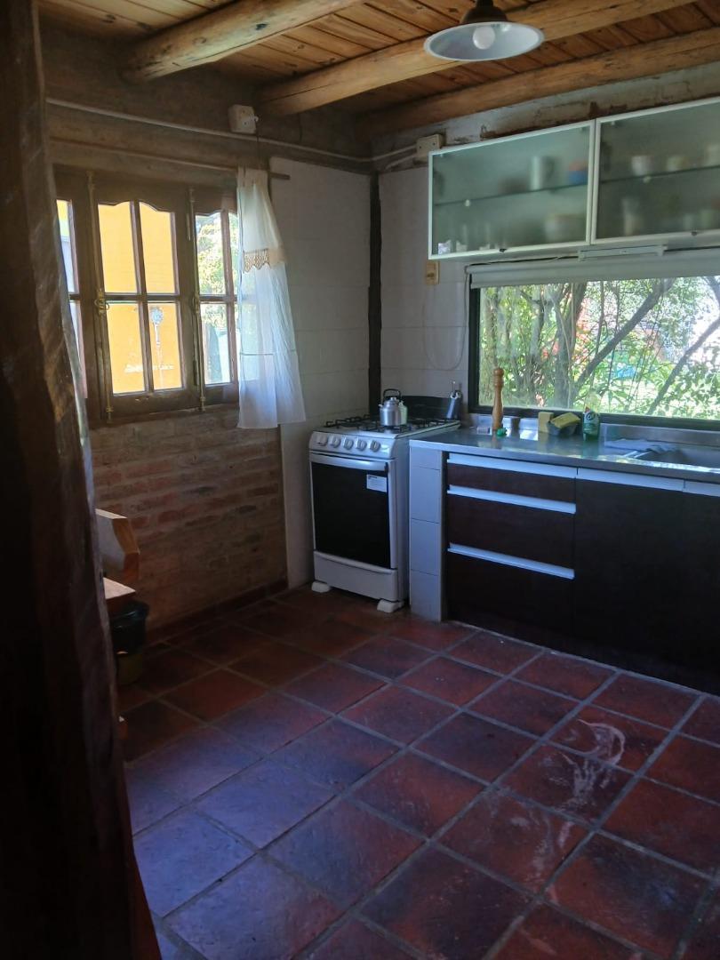 Calle Los Curupies 800