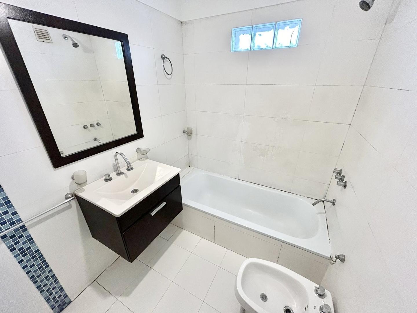 Departamento monoambiente con balcón. Excelente ubicación