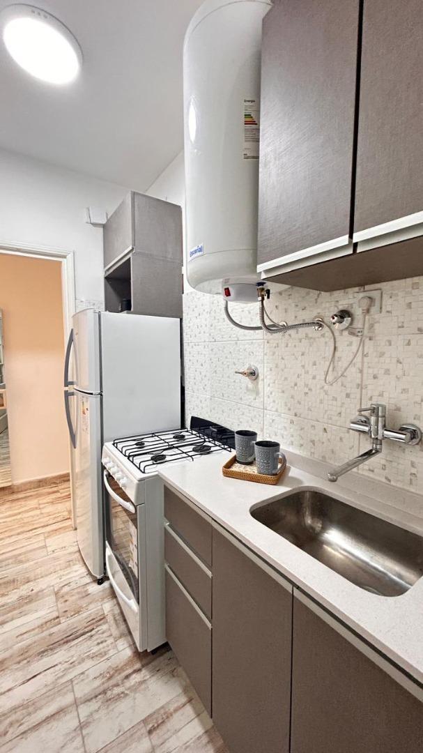 Venta departamento dos ambientes con dependencia al frente