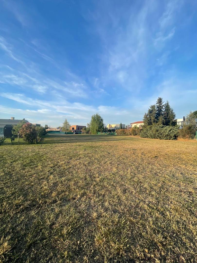 LOTE EN VENTA EN HARAS SANTA MARIA(FONDO SIN VECINOS)