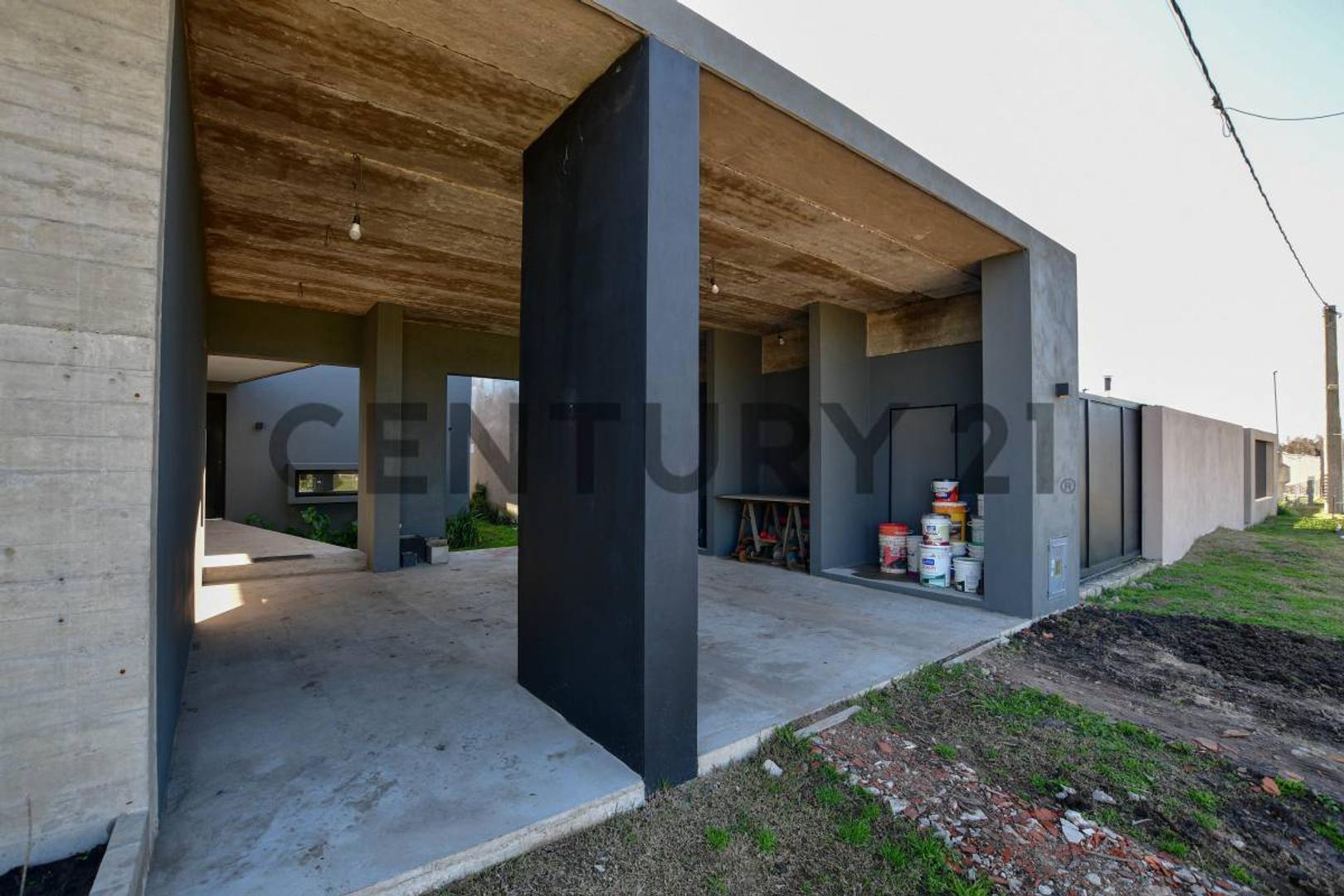 Casa 3 ambientes con 2 baños