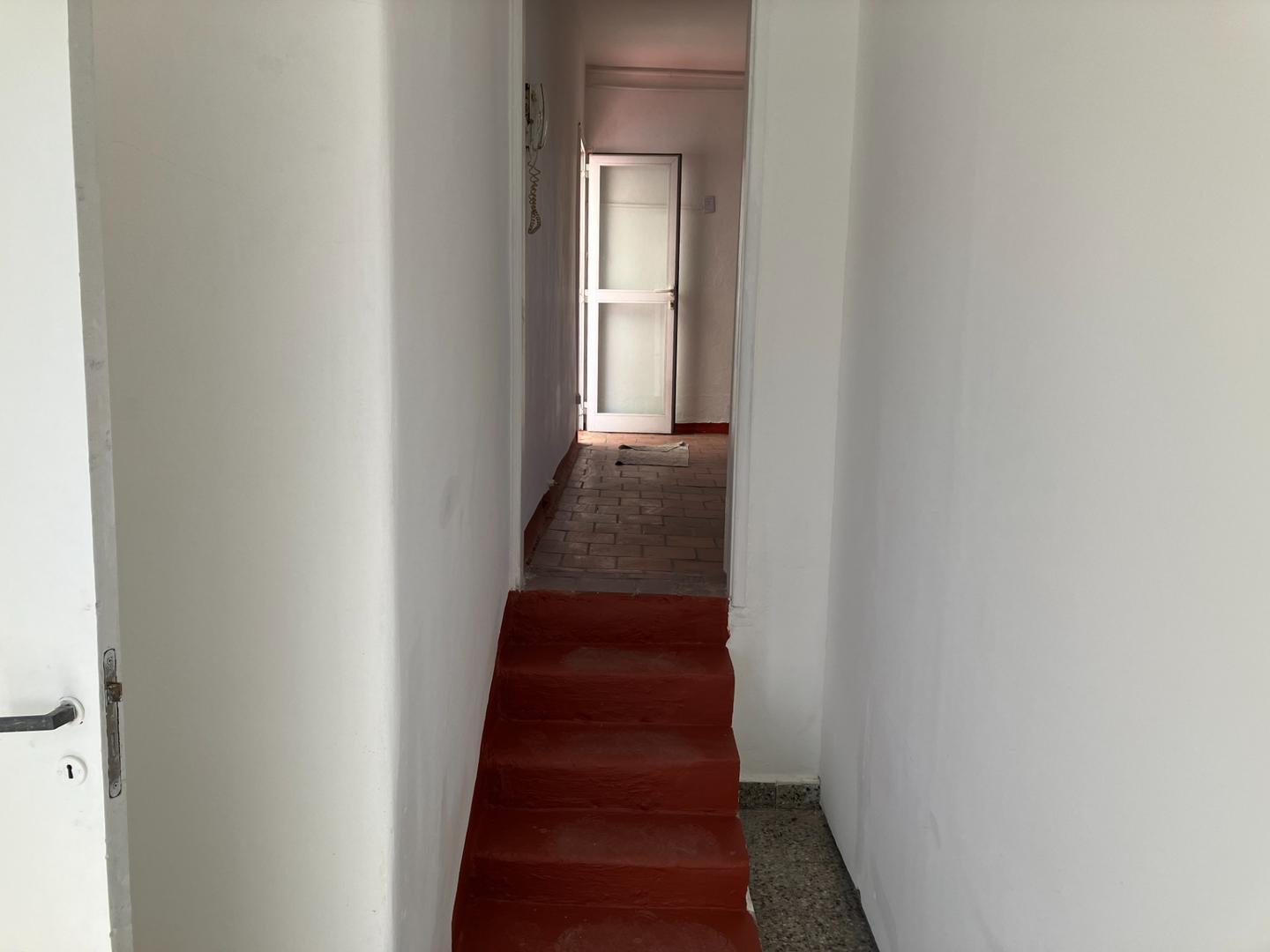 Departamento 2 ambientes al frente con patio