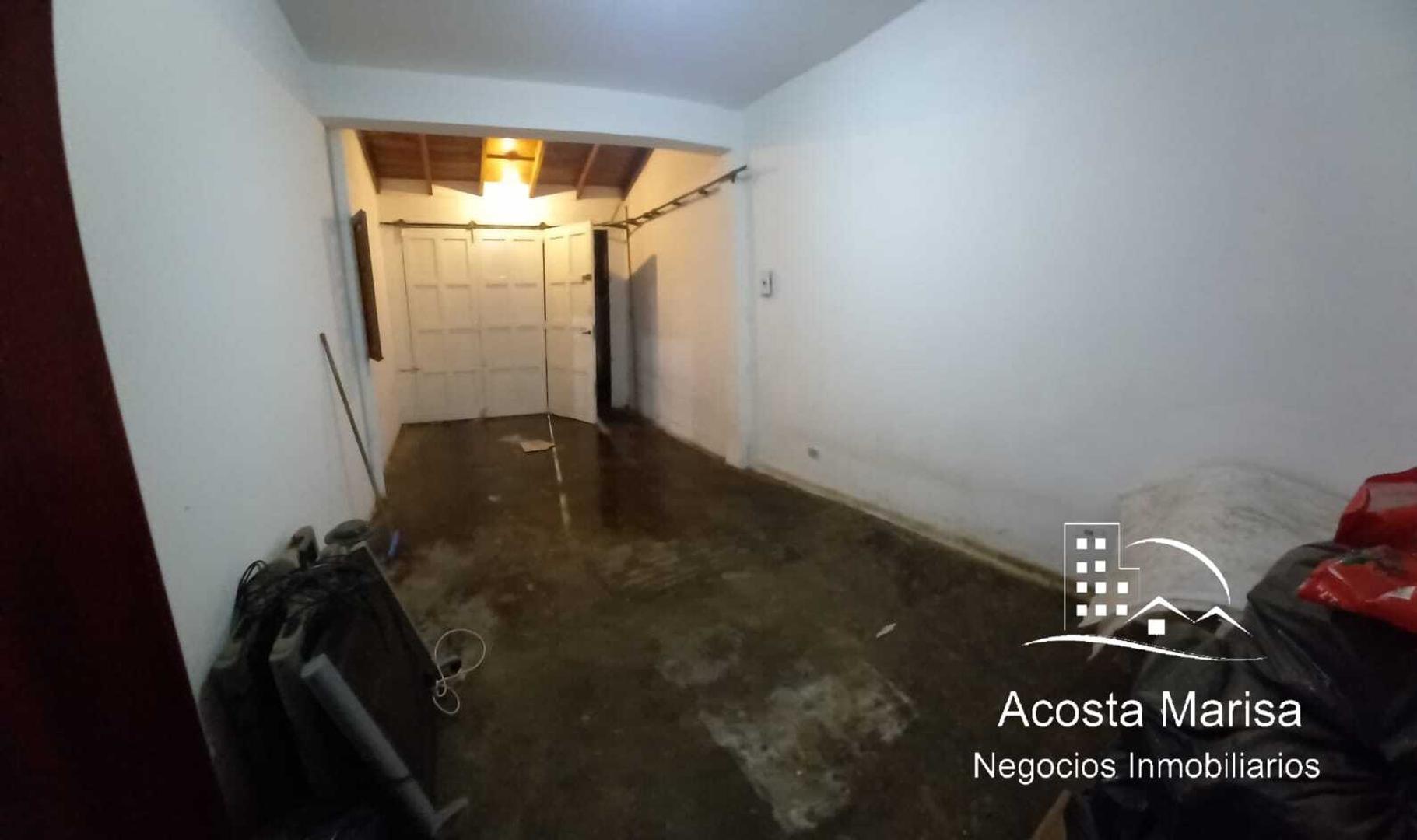 Casa 4 ambientes con 1 baño
