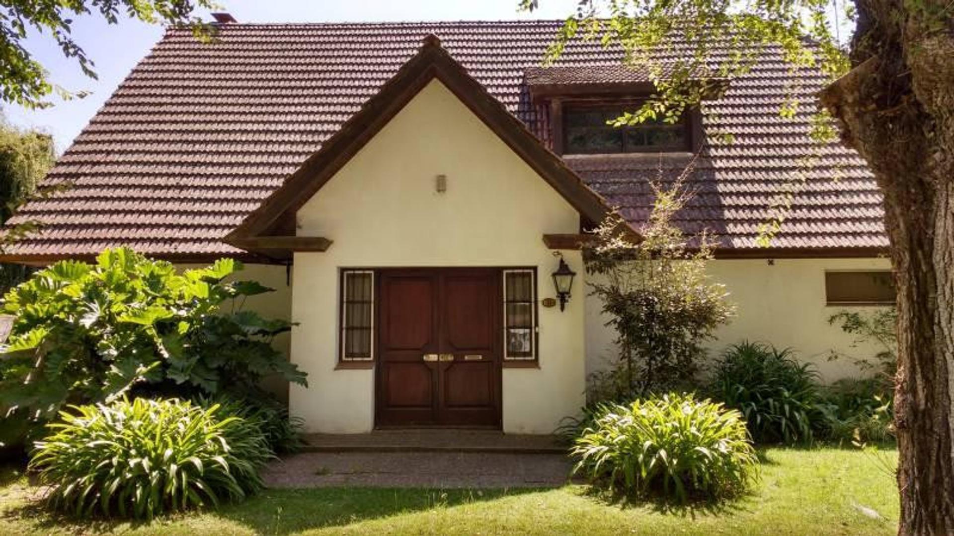 Chalet en venta, 5 dormitorios. Gral Las Heras - L20027