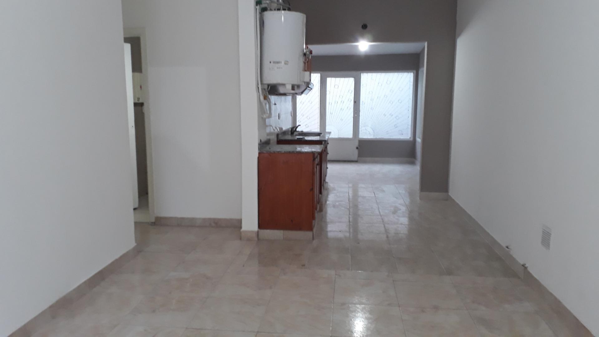 CASA 5 AMB. EN BELLA VISTA MAS DEPARTAMENTO DE DOS AMBIENTES