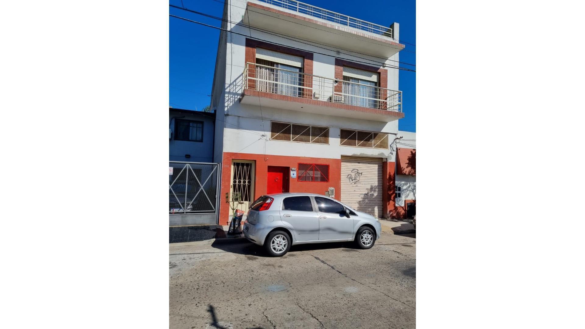 Depto. 3 Amb. C/quincho, Terraza y Patio - Lanús Oeste.