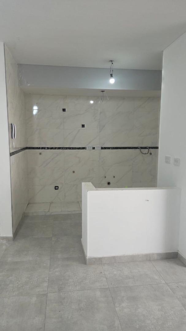 Simón Bolivar 400, Piso Pb