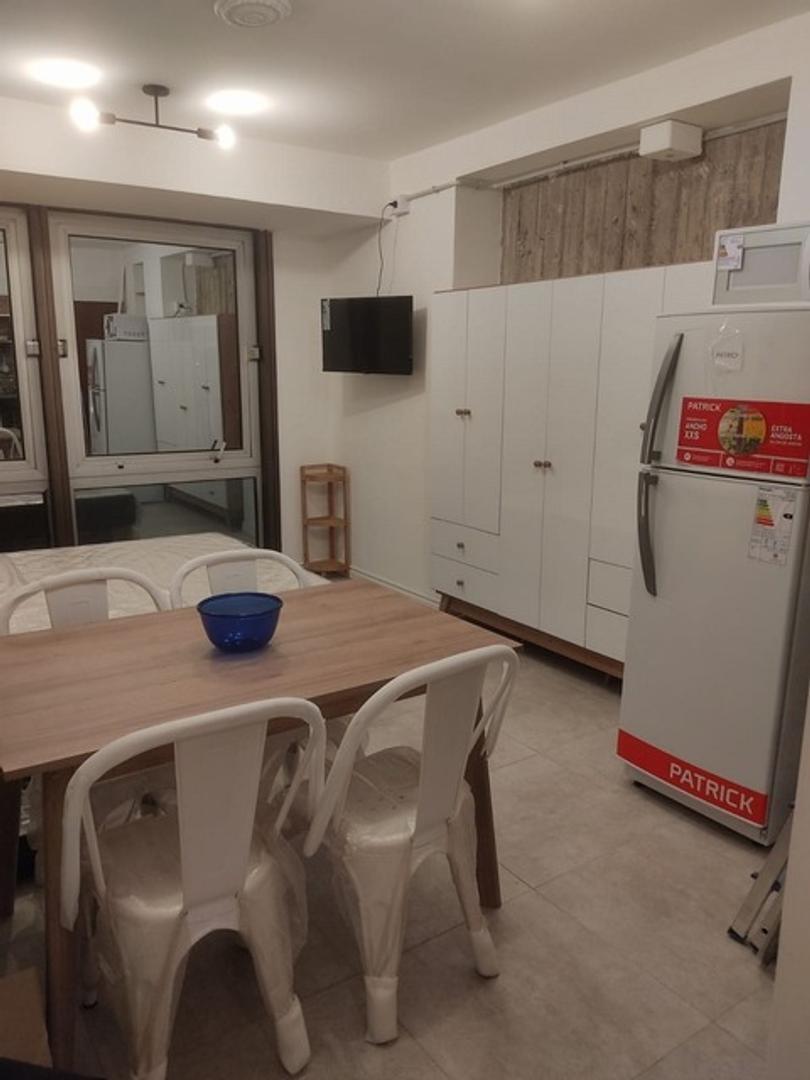 Esmeralda 740 , Piso 12