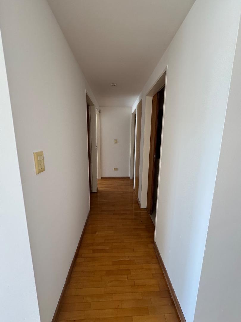 Departamento en Alquiler con 2 cocheras