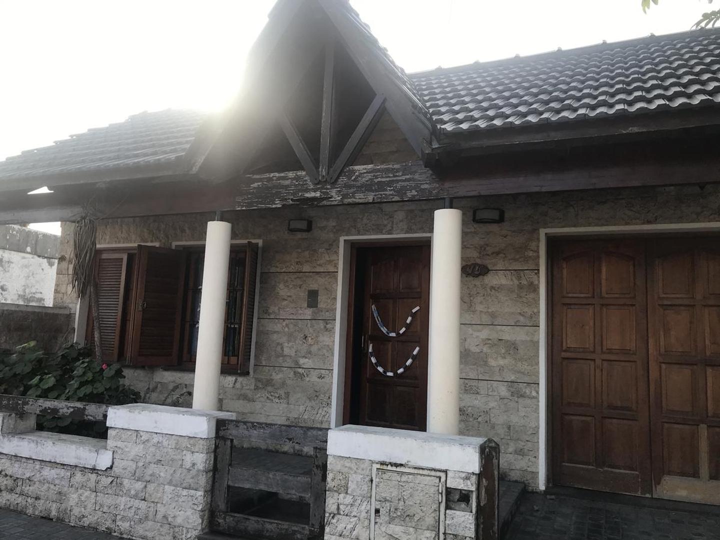 Venta | Casa | 3 Dormitorios | Cochera | Capitán Bermúdez | Barrio Centro