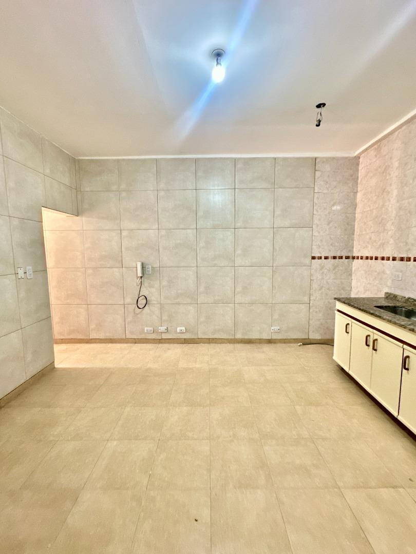 Dpto tipo ph, 2 amb en Planta Baja - Tarija 255/257