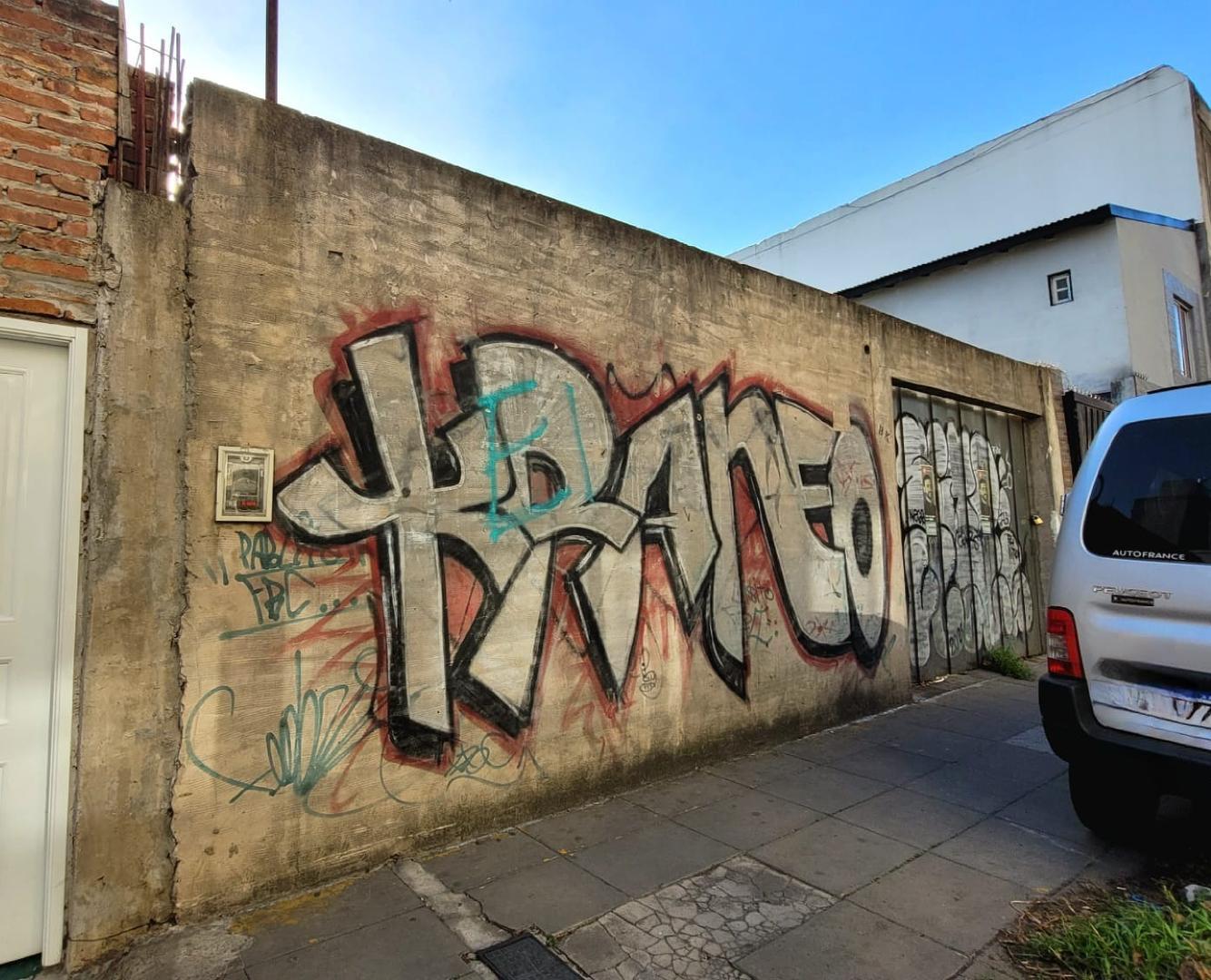 VILLA BALLESTER CENTRO: LOTE 8,30 x 35m, APTO TODO DESTINO