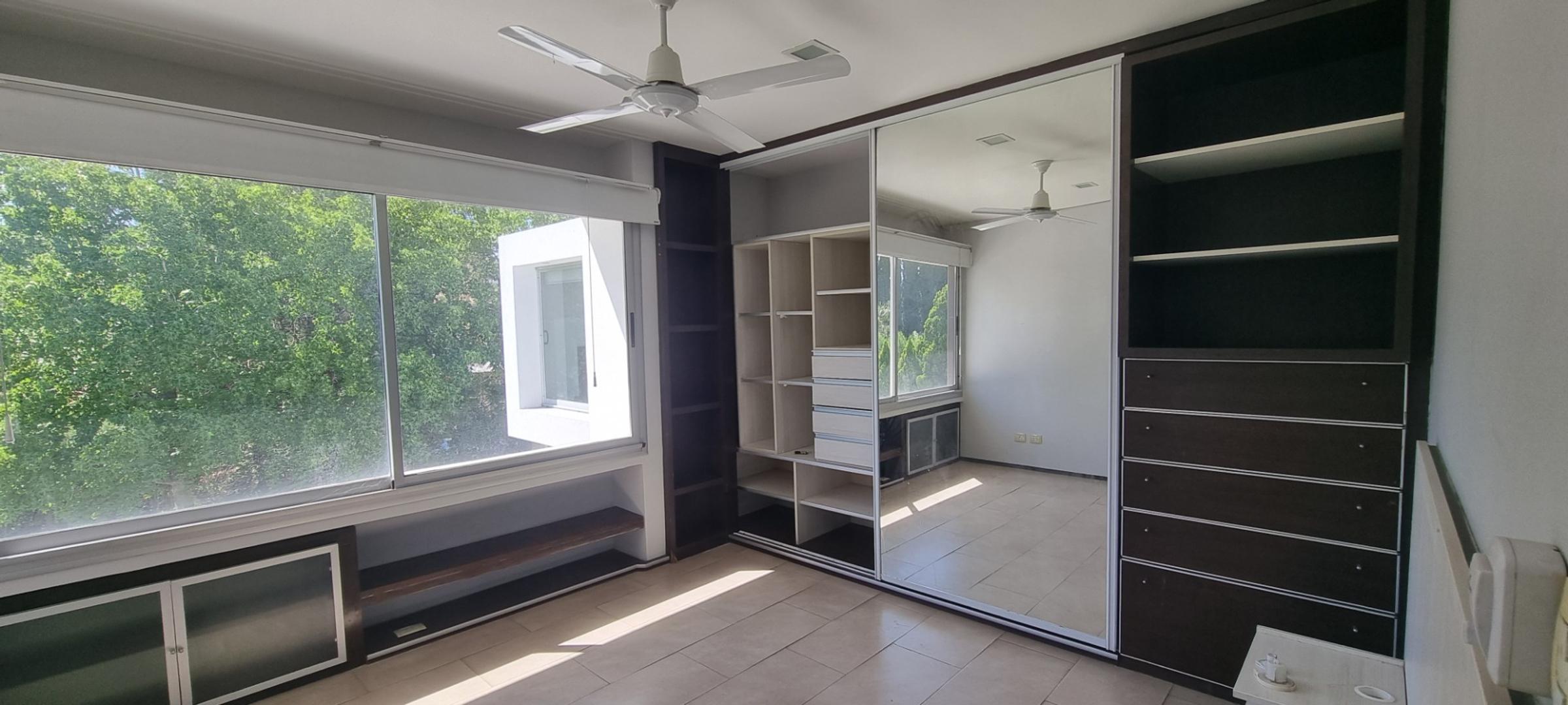 MODERNA CASA EN CAMPOS DE ALVAREZ