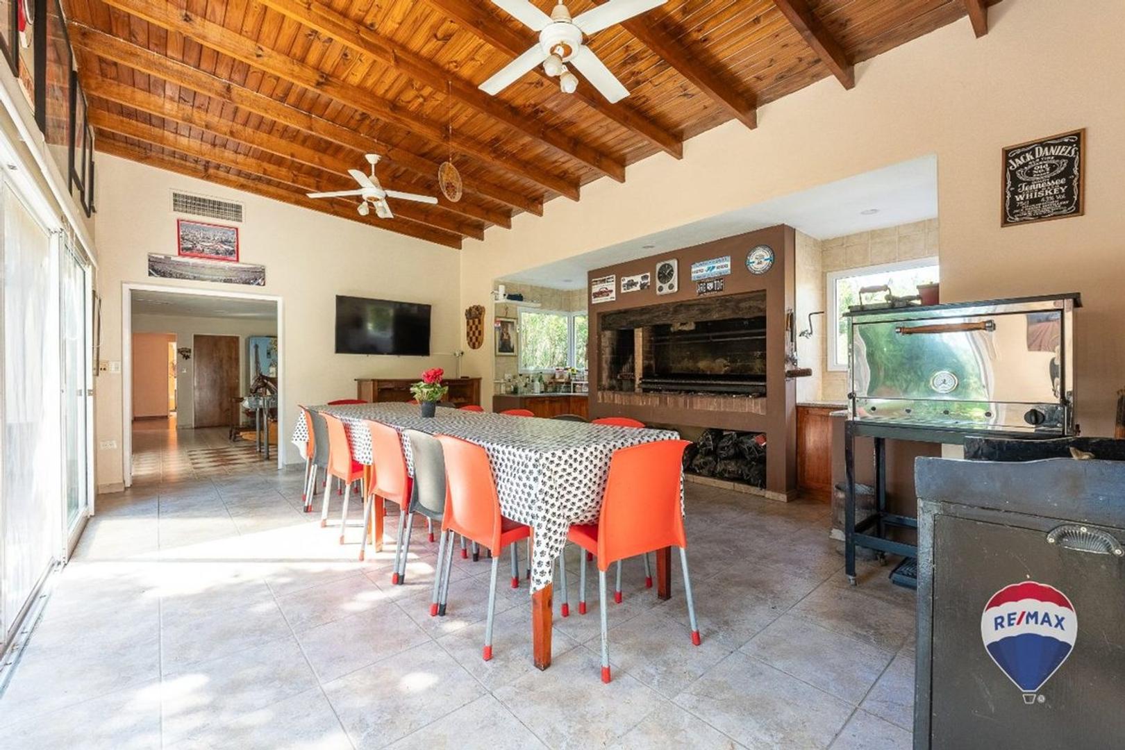 Casa 4 ambientes con 4 baños