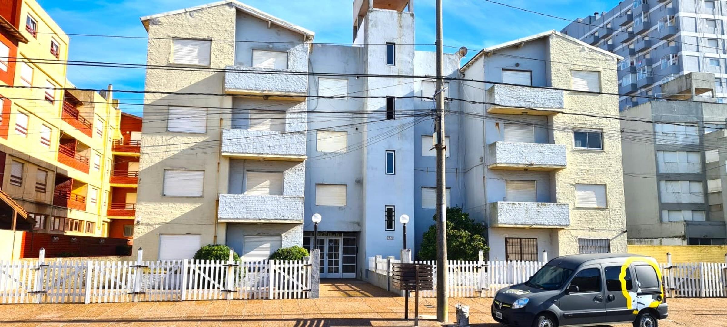 Departamento 2 ambientes con Cochera frente al mar!