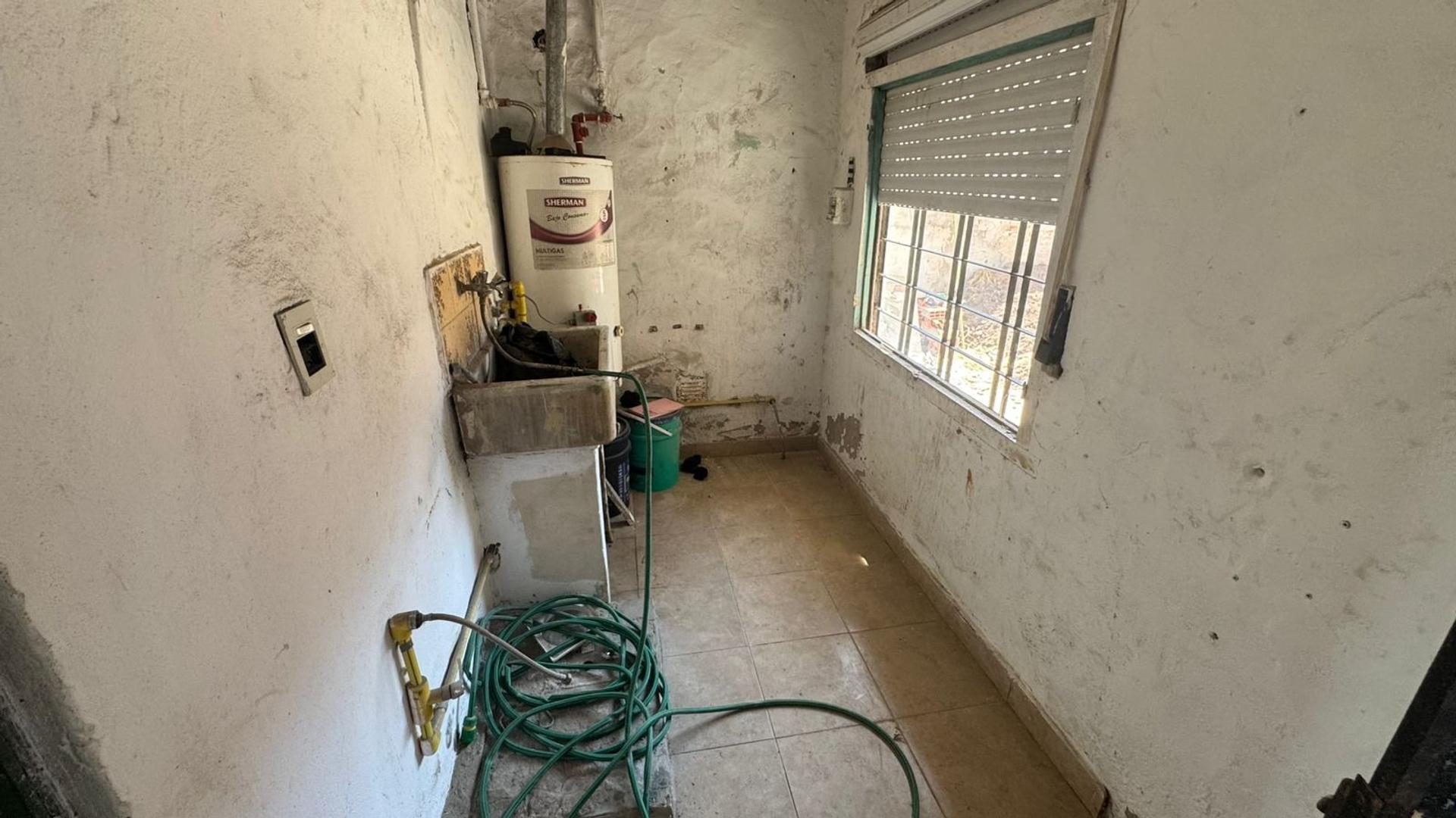 Casa 3 ambientes con 1 baño