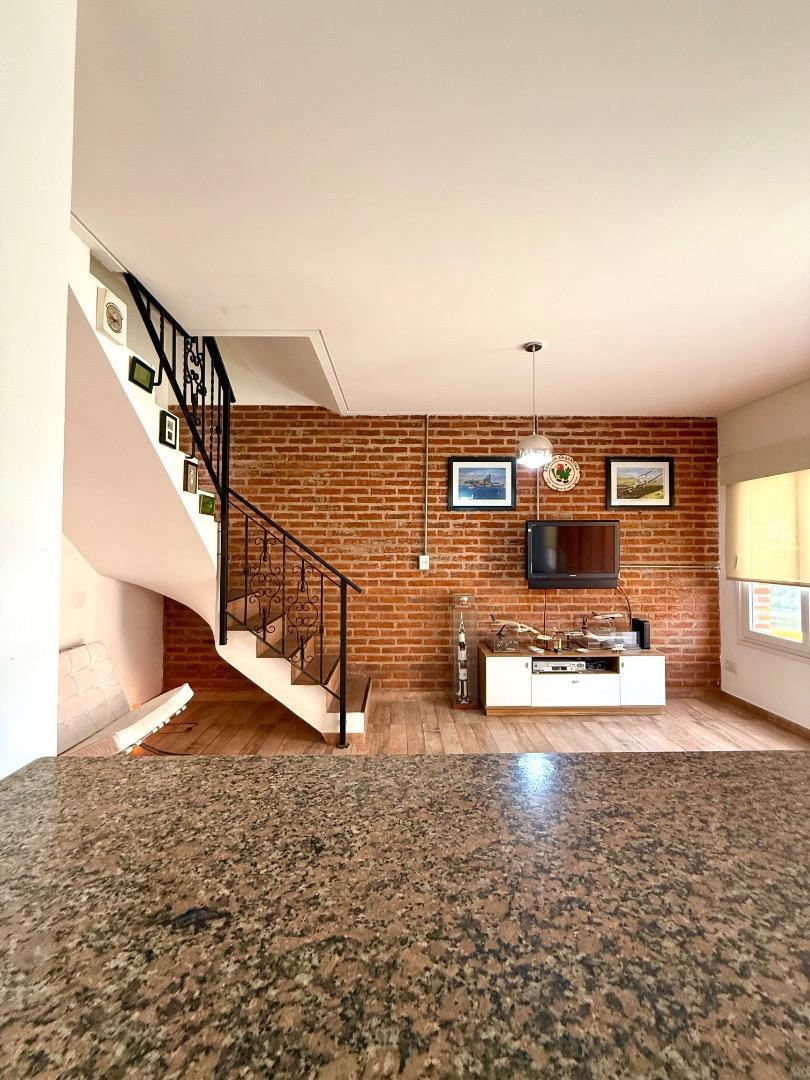 Casa 3 ambientes con 2 baños