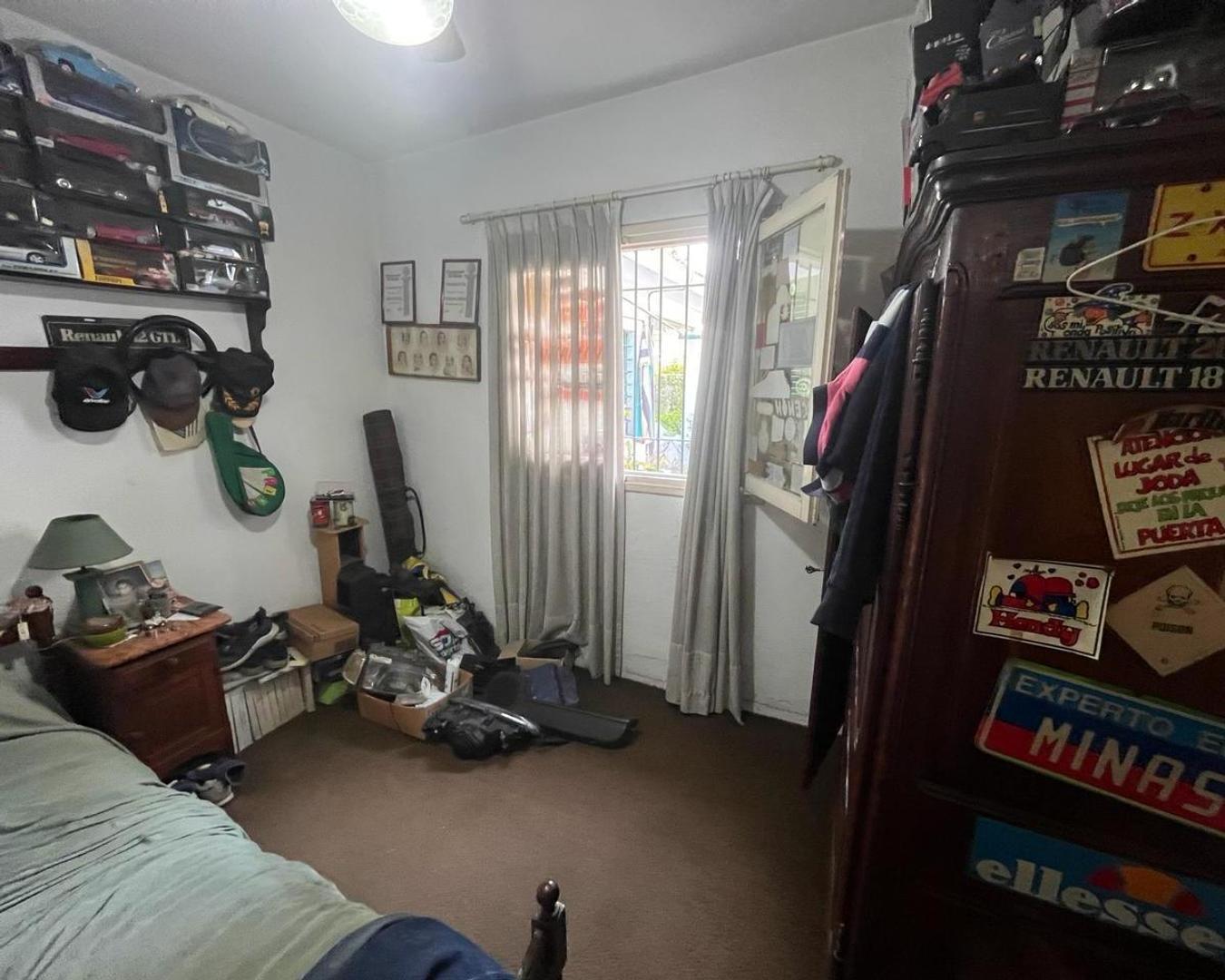 CASA, cuatro ambientes, EN VENTA - Castelar sur