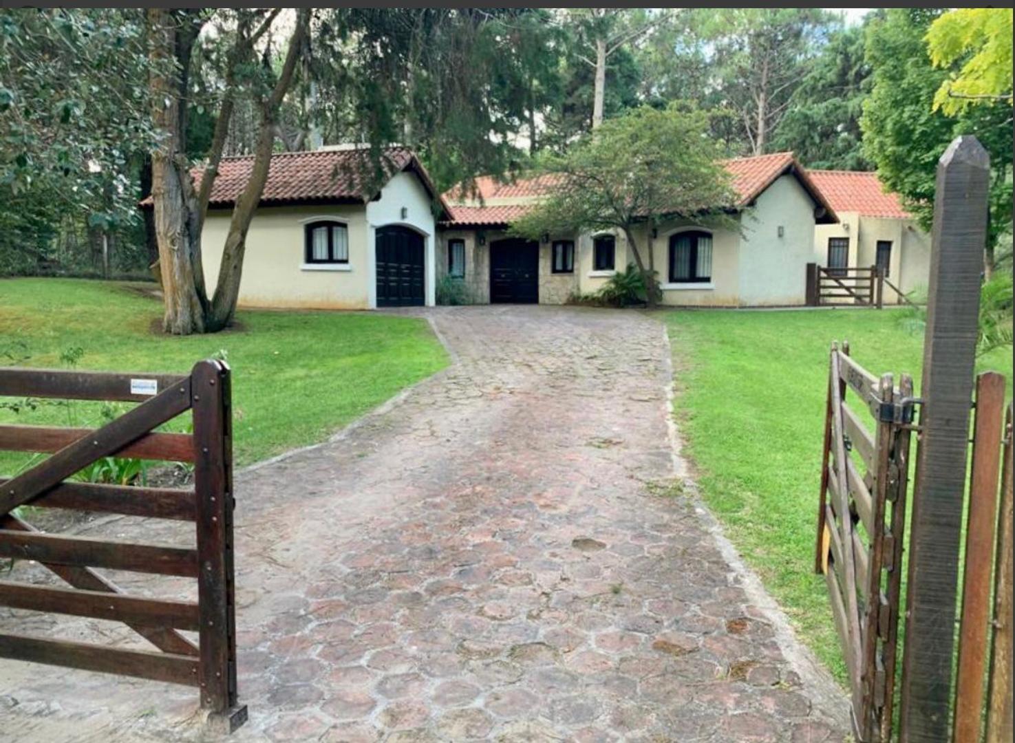 Chalet 5 Amb con piscina en zona golf Cariló