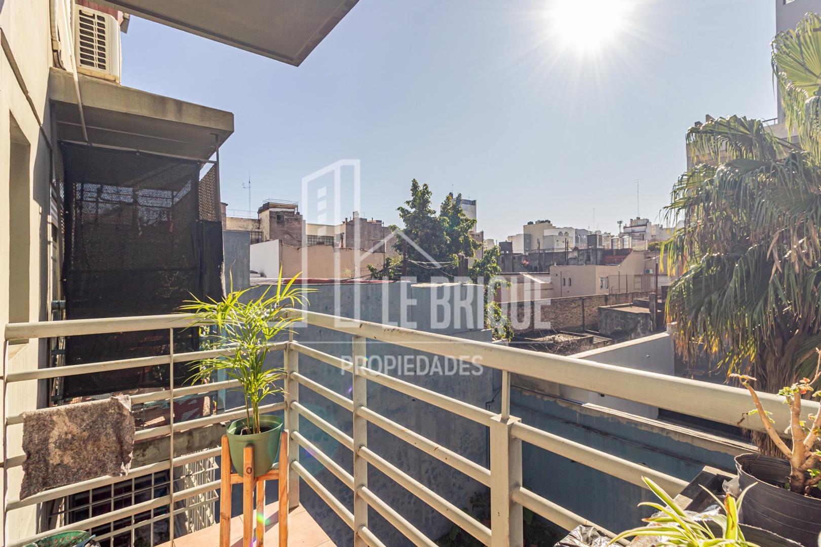 Excelente Depto con Balcon en 2 plantas