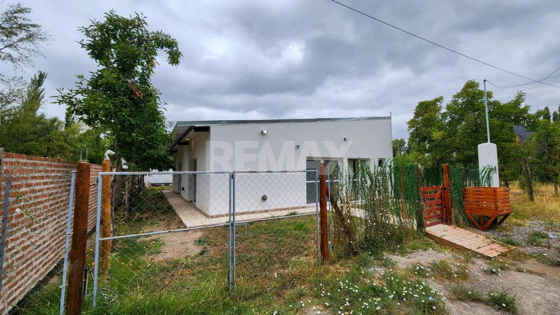 Casa 3 ambientes con 2 baños