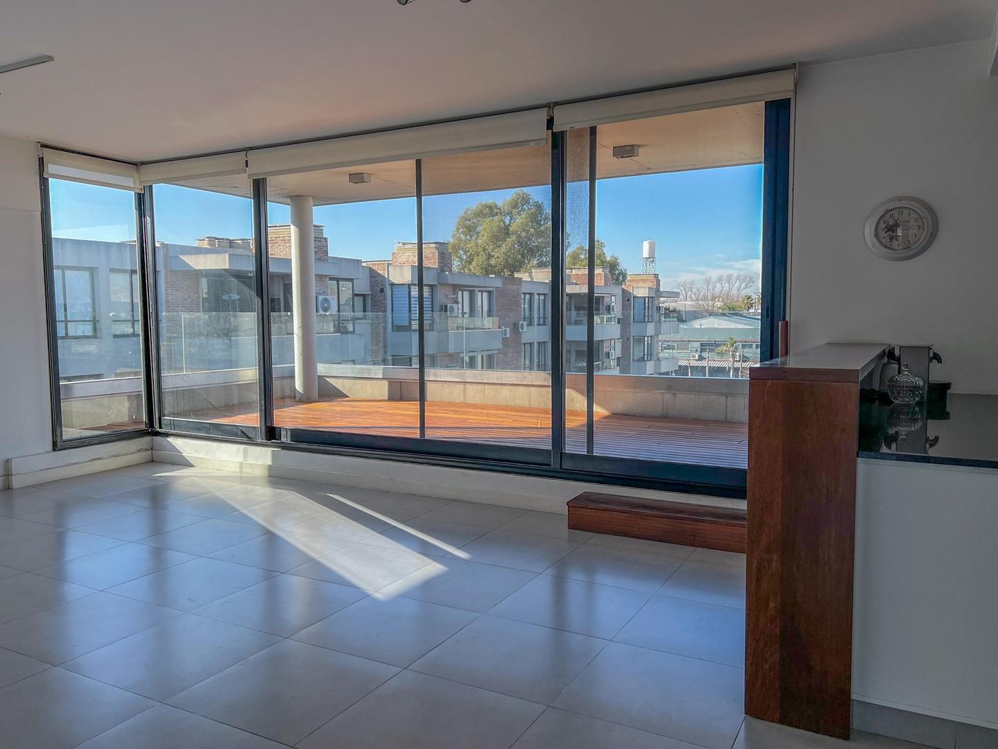 Departamento en Alquiler de 3 dormitorios