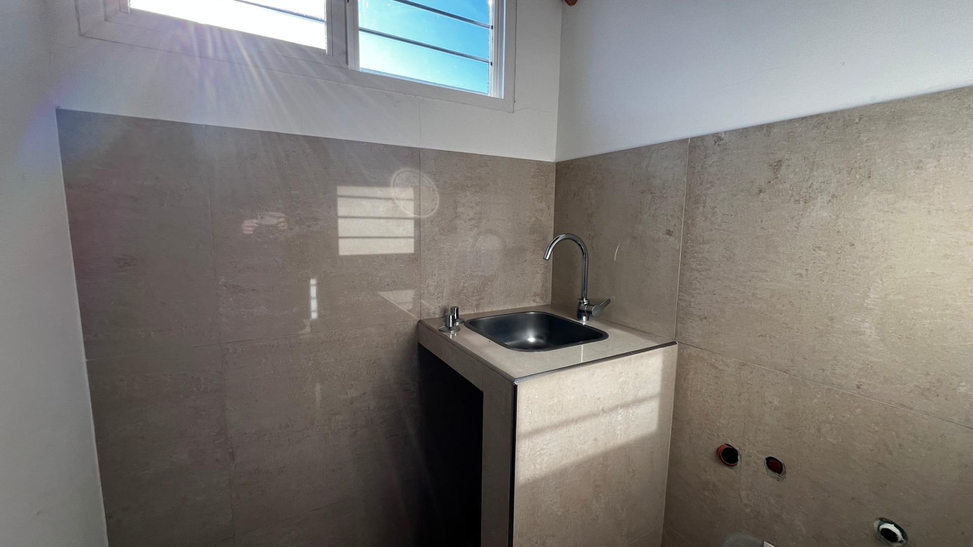 Local departamento dos dormitorios Ituzaingo norte