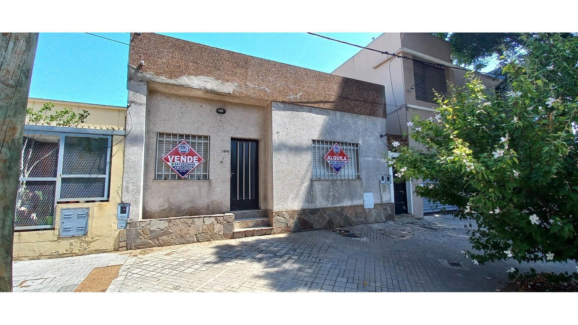 CASA EN VENTA DE 2 DORMITORIOS, ESPACIOS AMPLIOS!