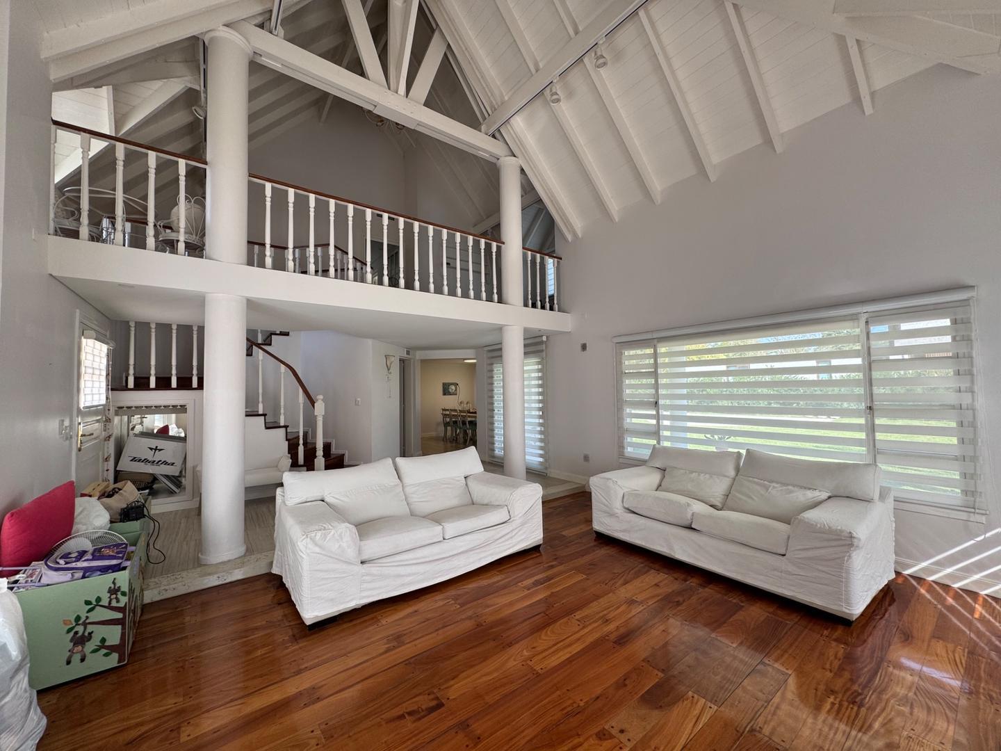 Casa en Venta de 4 dormitorios