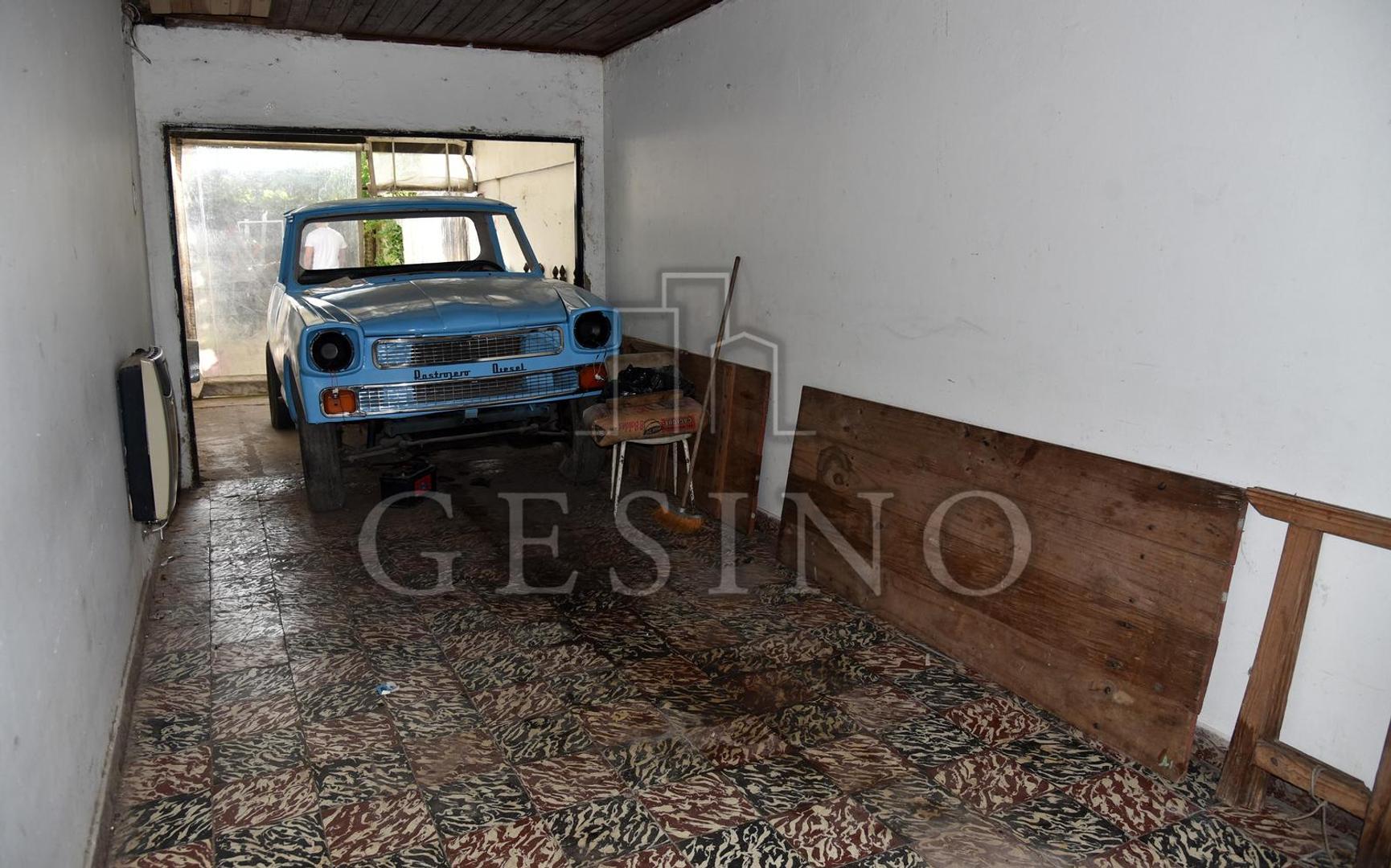 Casa en Venta con 1 cochera