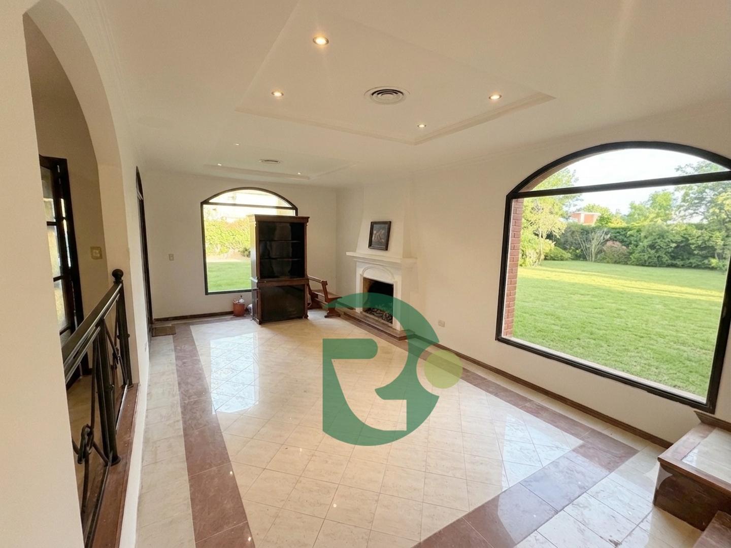 Casa en Venta en Campos De Álvarez, USD 290.000