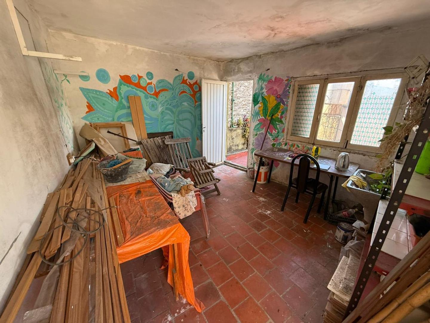 Casa interna de pasillo de 2 dormitorios en barrio Abasto