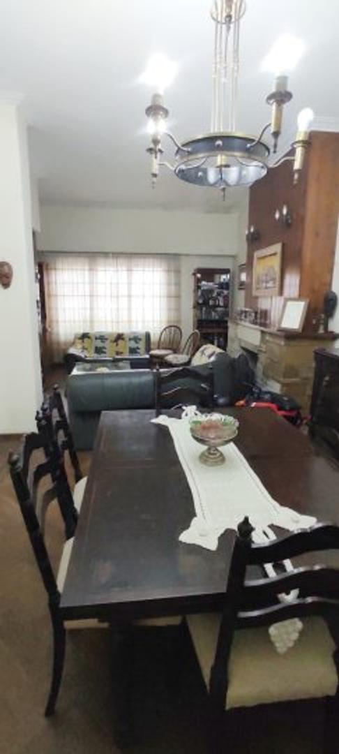 Casa 8 ambientes con 1 baño