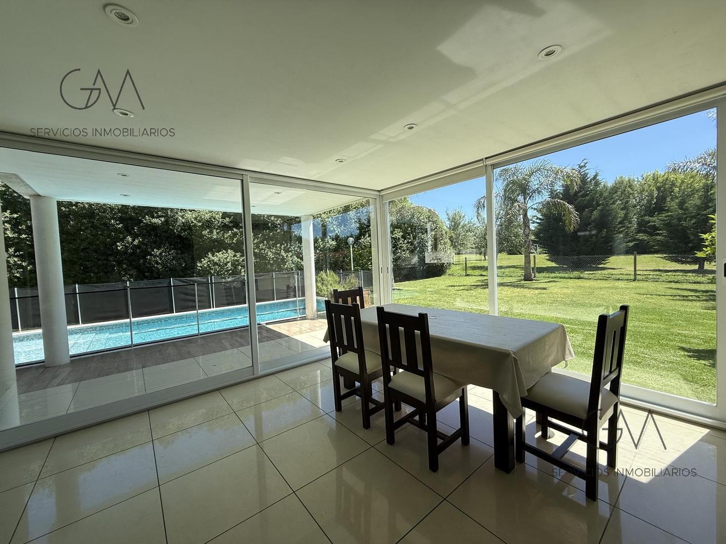 Casa en Alquiler de 3 dormitorios