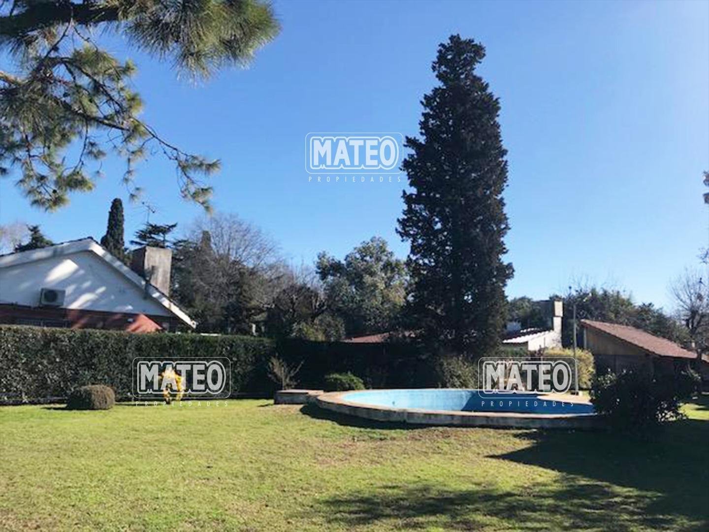 Quinta en Venta con 2 cocheras