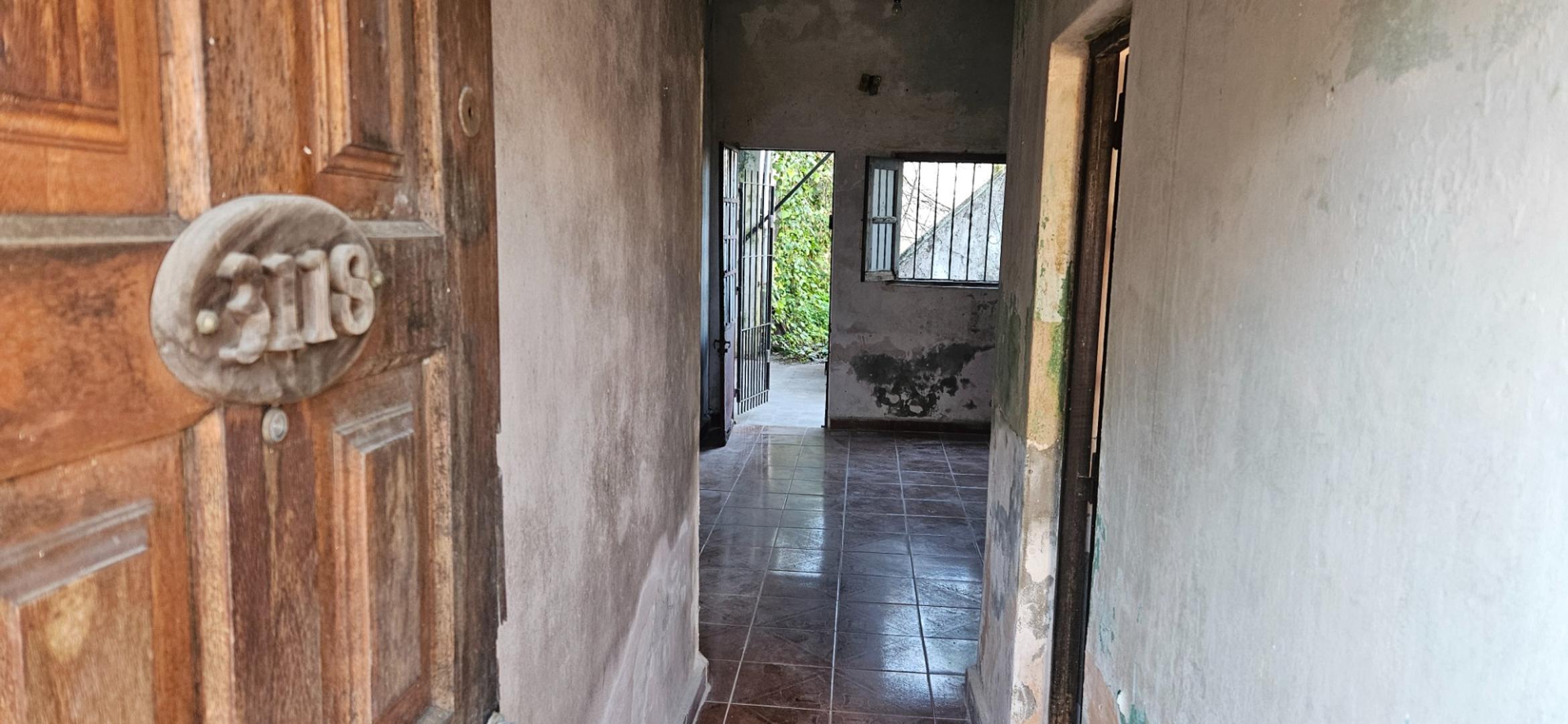 Casa 3 ambientes con 1 baño