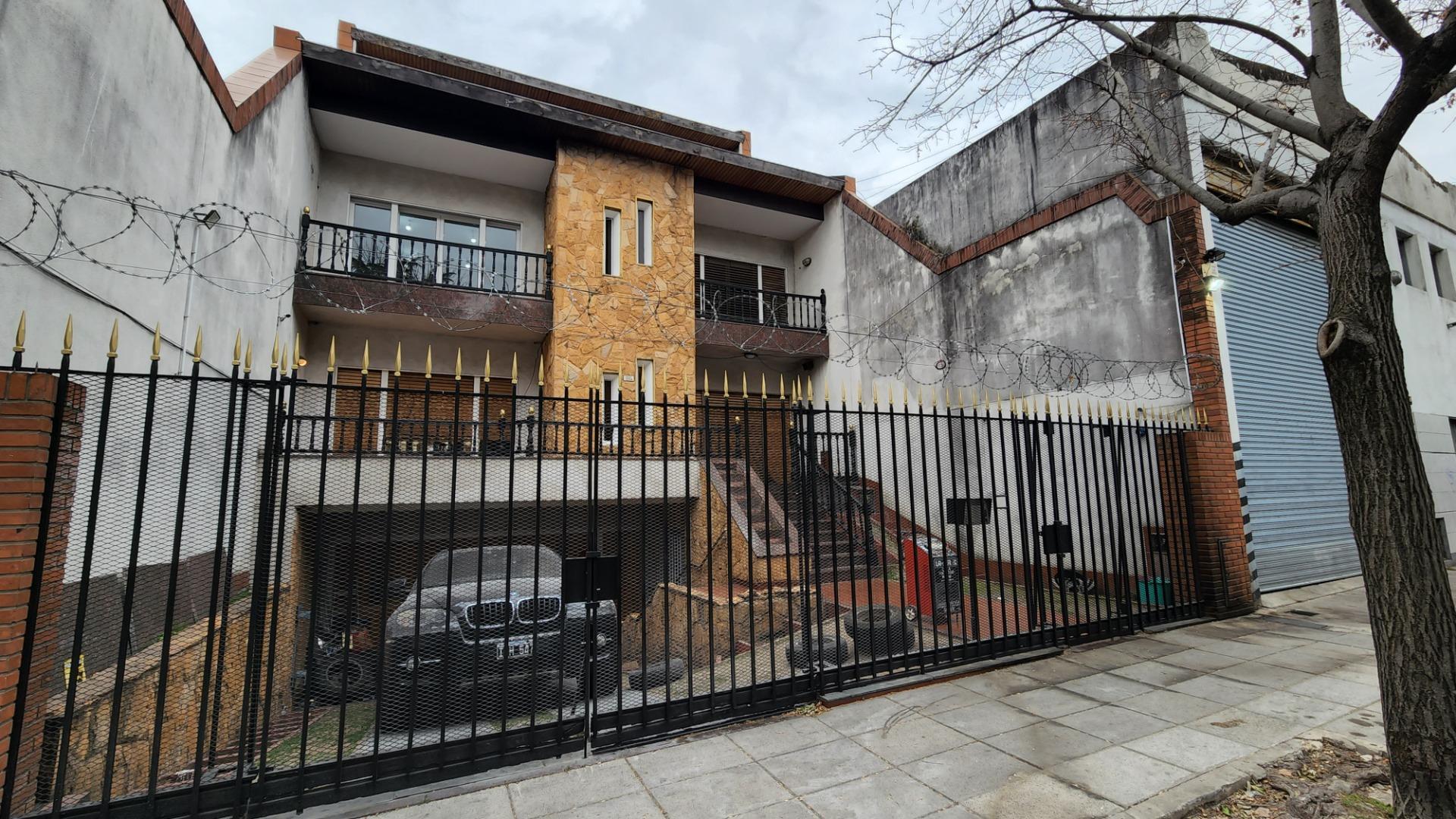 Casa de categoria a reacc 440m2 cub lote 10x52