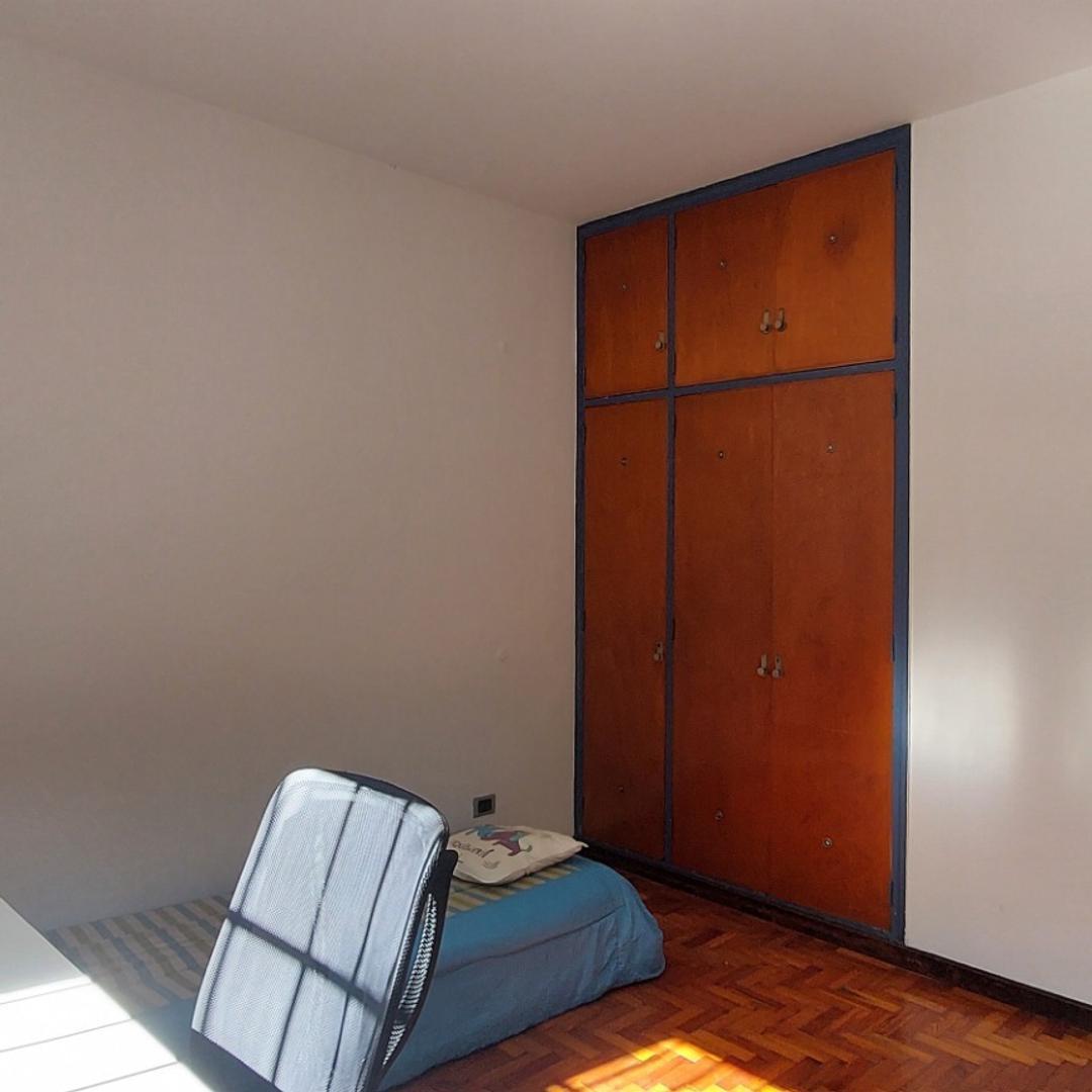 Casa en venta 4 ambientes  con parrilla en Olivos
