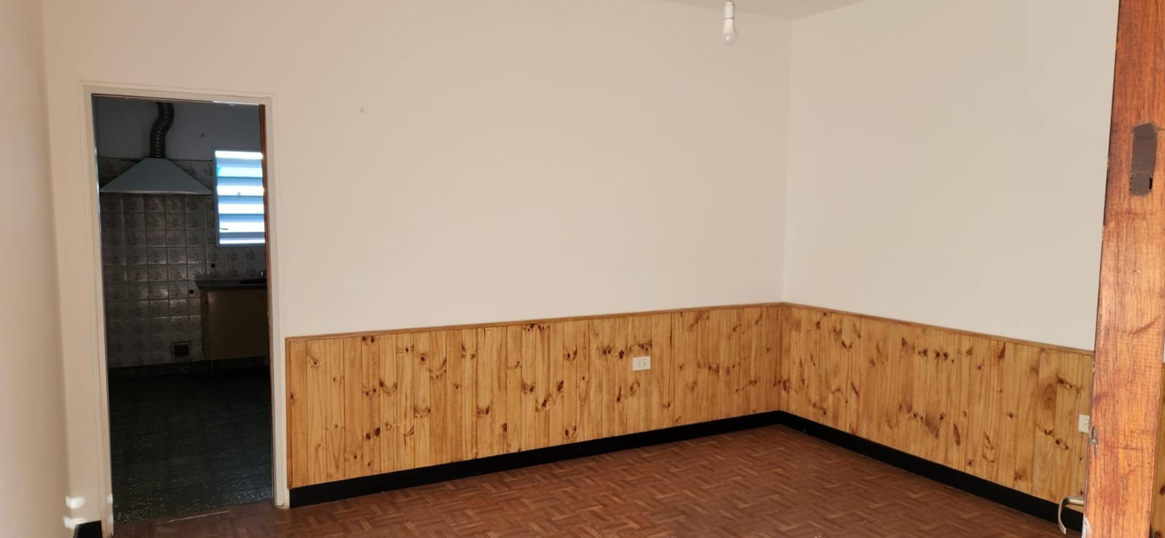 Casa 3 ambientes con 1 baño